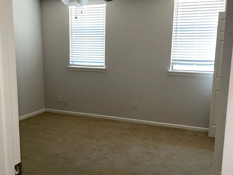 7800 N Hills Blvd #102 — Photo 13
