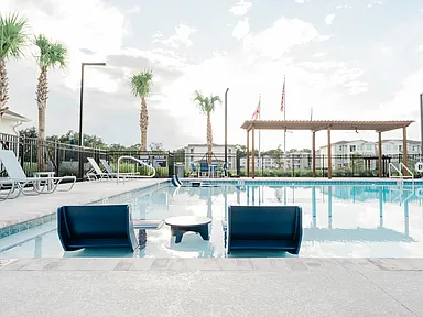 Gorgeous Two Bedroom, Two Bathroom Apartment - Chamaeleon