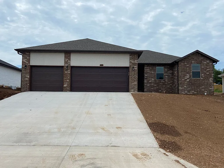 408 E Wright St — Photo 1