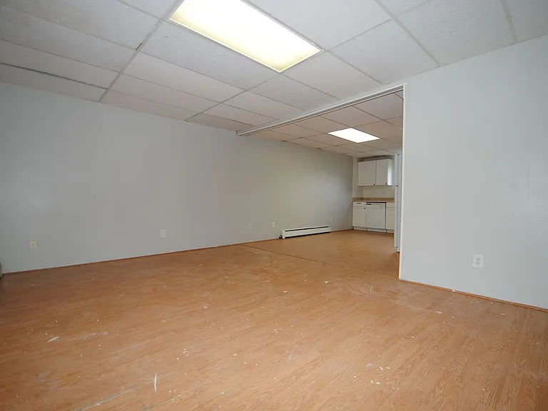 648 Rebecca St — Photo 4