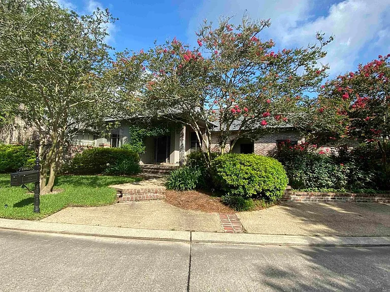 17951 Grand Cypress Creek Ave — Photo 1