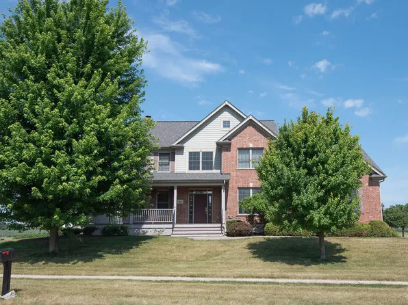 1019 Freedom Cir, Sycamore, IL 60178