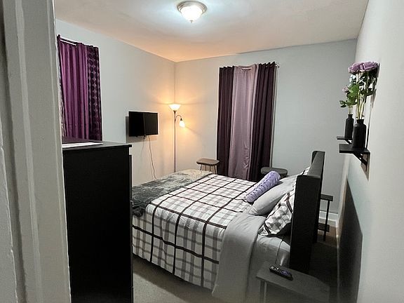 3rd image of 42 Harding Ter