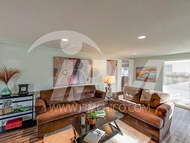 842 Alice Ln — Photo 3