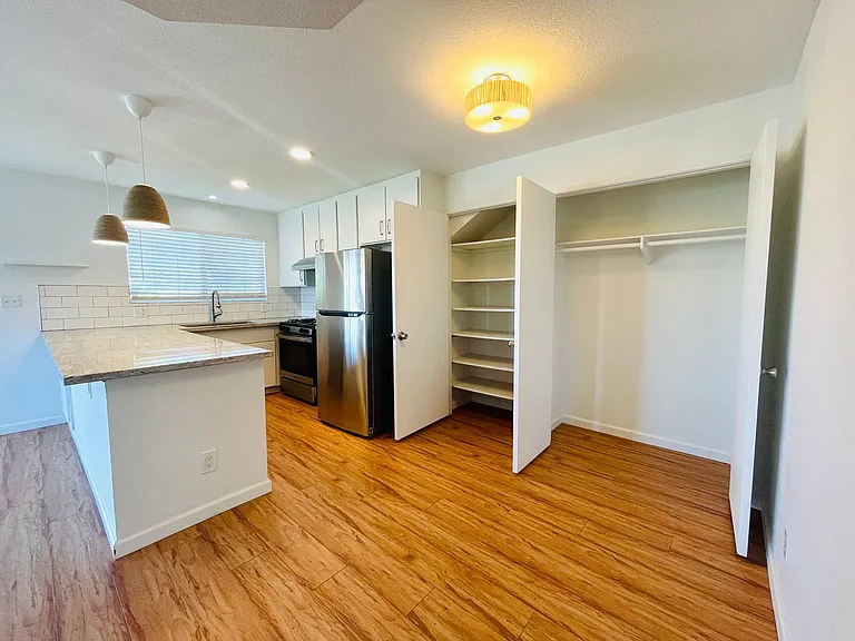 4210 52nd St #103 — Photo 11