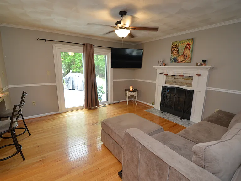 1527 Snug Harbor Rd — Photo 10