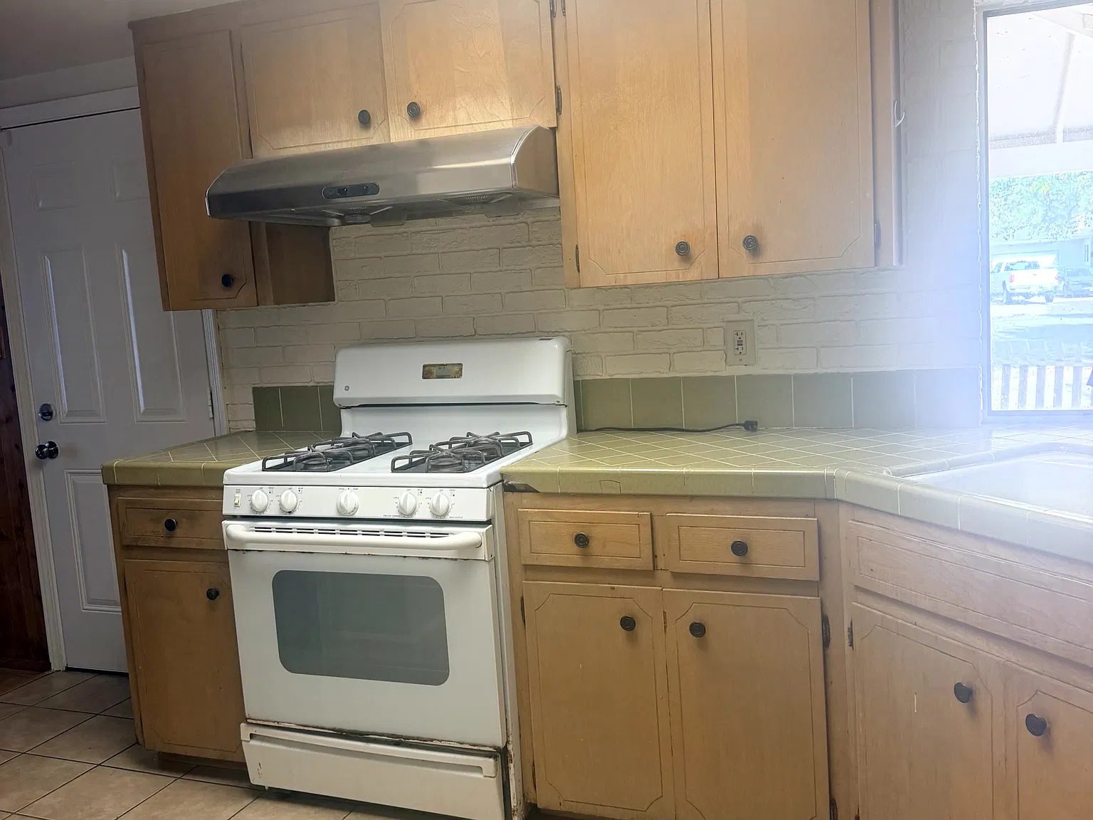 635 Seneca Place - 1 — Photo 4