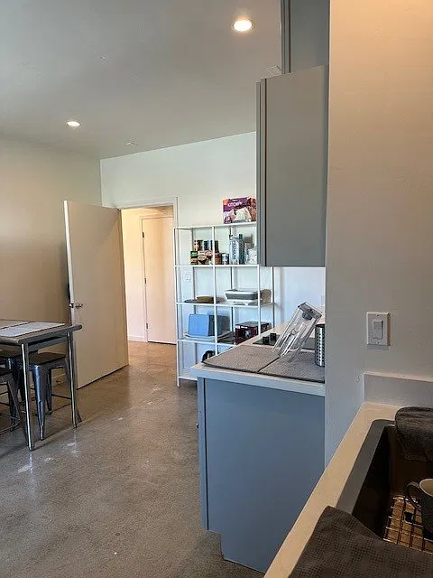 3 bed, $4,000 — Photo 2