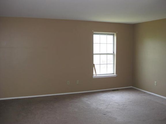 5th image of 42109 Pellston Dr #281