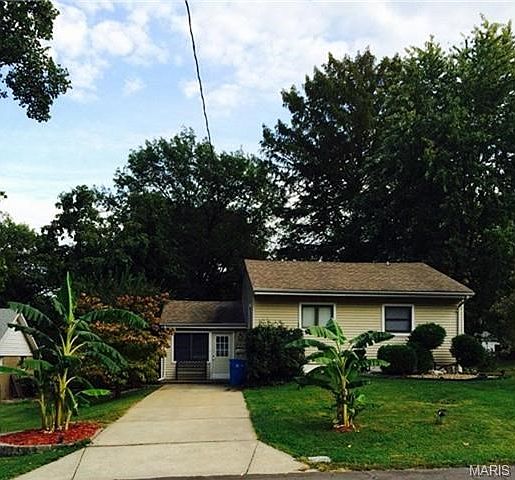 1st image of 840 Brown St