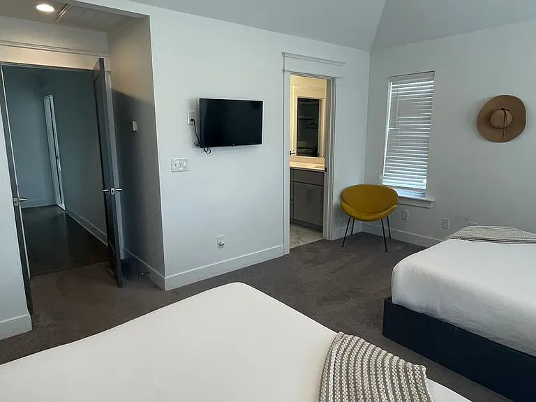6511 Robertson Ave #1 — Photo 33