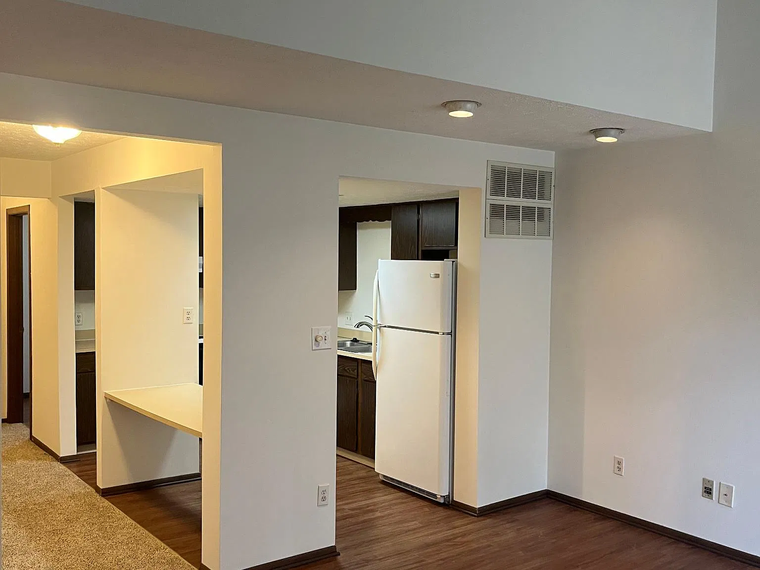 1 bed, 1.5 bath, 800 sqft, $1,150 — Photo 4
