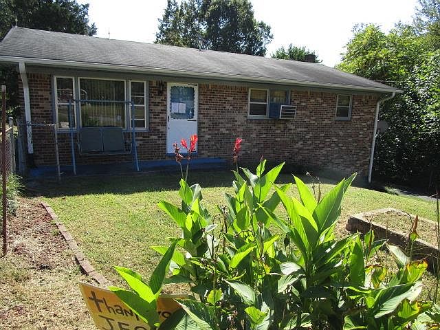 1st image of 319 Fellowship Dr