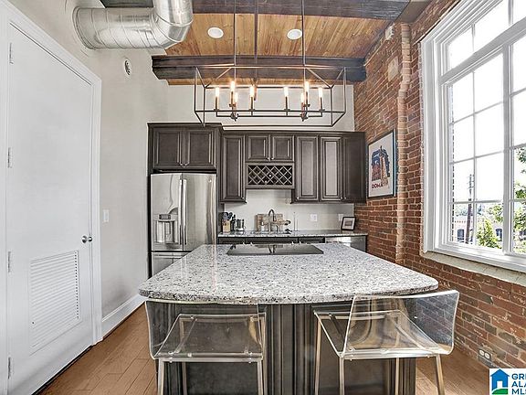 4th image of 2301 1st Ave N Unit 202