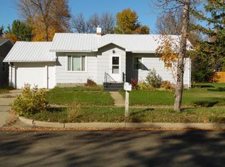 311 5th Ave SE, Crosby, ND 58730