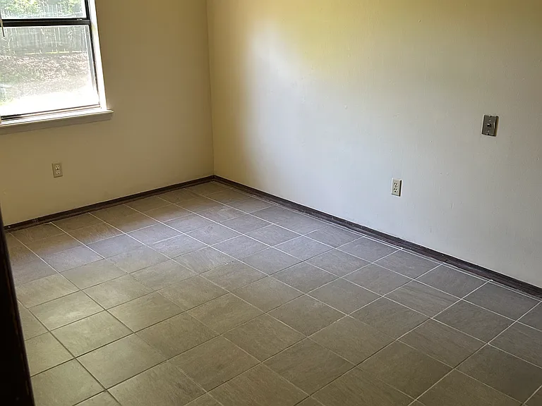 2820 Grinnell Ave — Photo 12