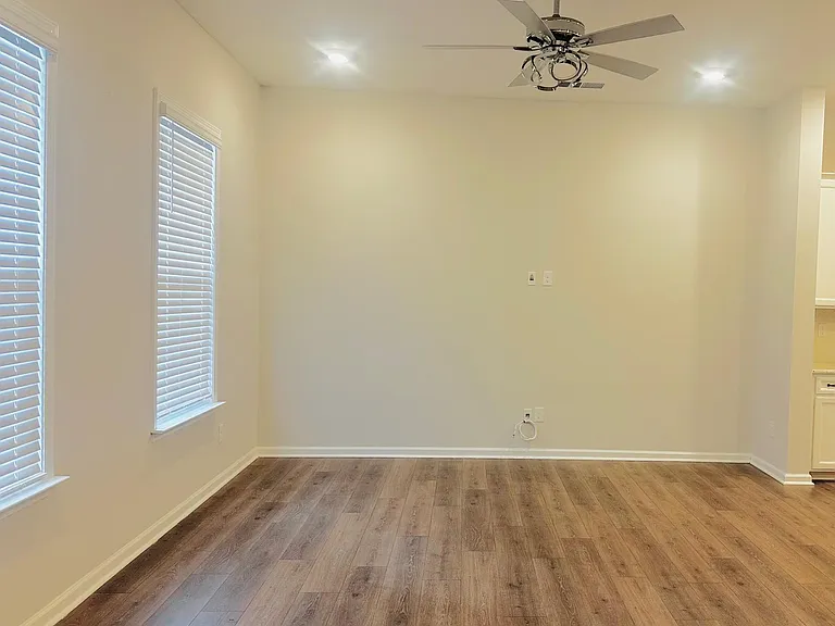 5810 Coulee Ln — Photo 2