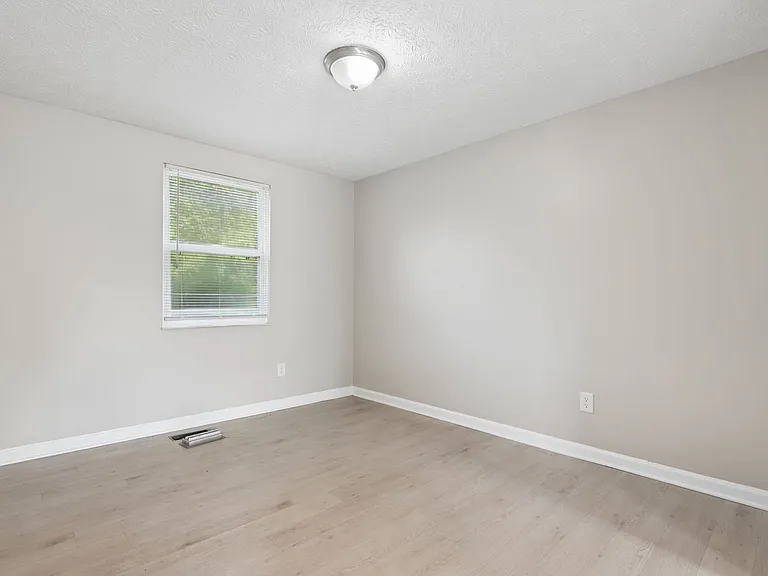 953 S Spring Rd — Photo 10