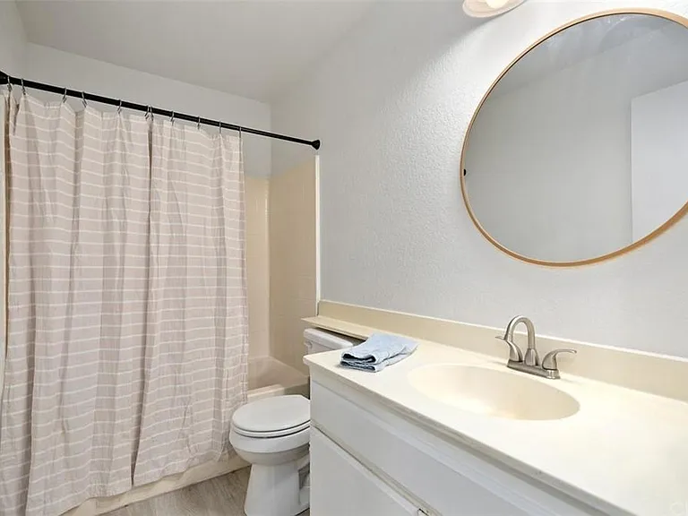74 Castano — Photo 11