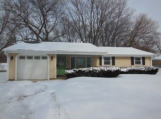 1622 Winchester Ct, Schaumburg, IL 60193