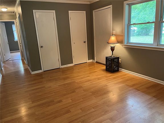 3rd image of 155 Westwood Ave