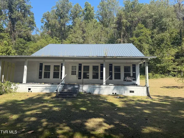 1557 Hanging Rock Pkwy, Dungannon, VA 24245