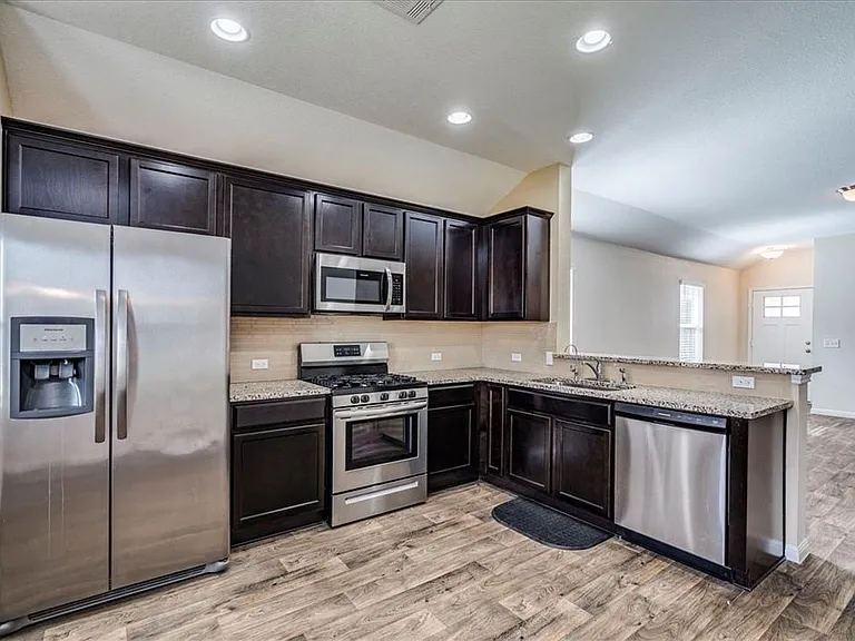 617 Callahan Ln — Photo 6