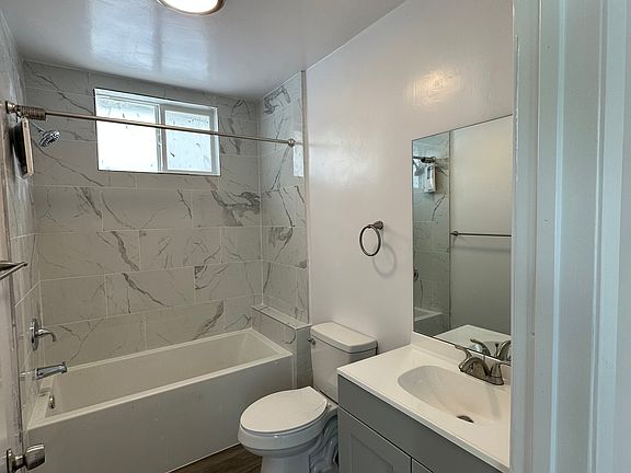 3rd image of 10809 Garfield Ave #10809