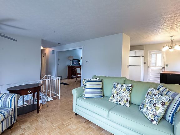5th image of 624 Grama Dr