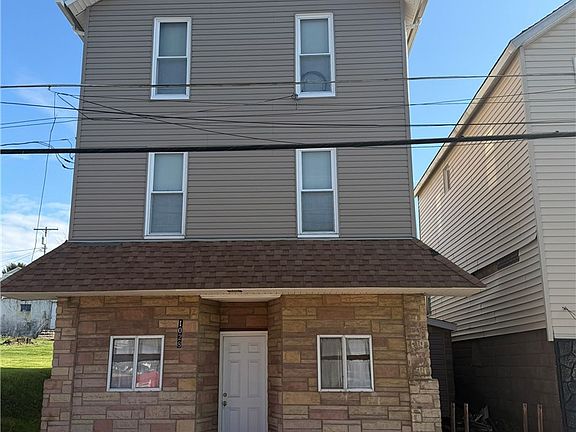 2nd image of 1028 Main St