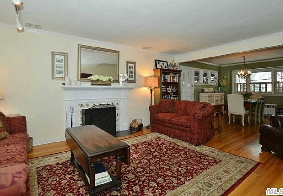 4th image of 493 Rose Ln