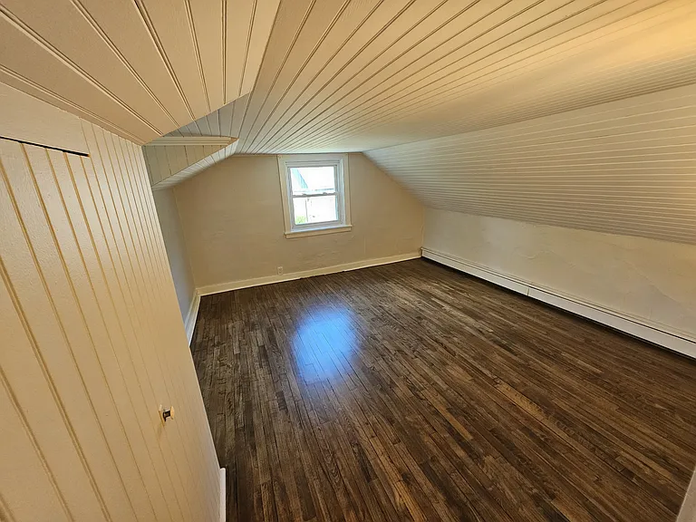 School House Ln — Photo 31