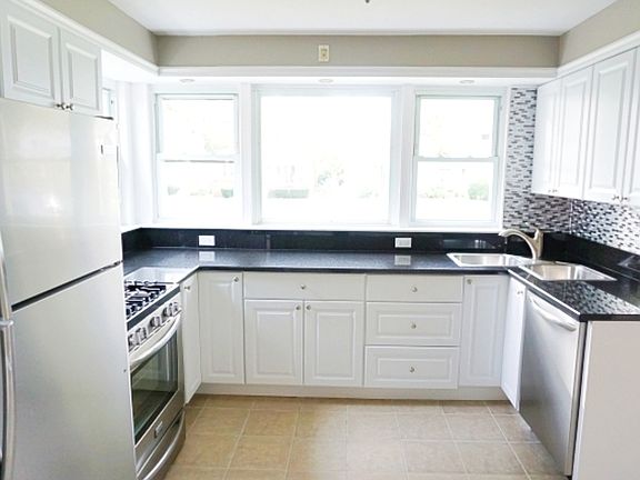 5th image of 111 Frederick Ave