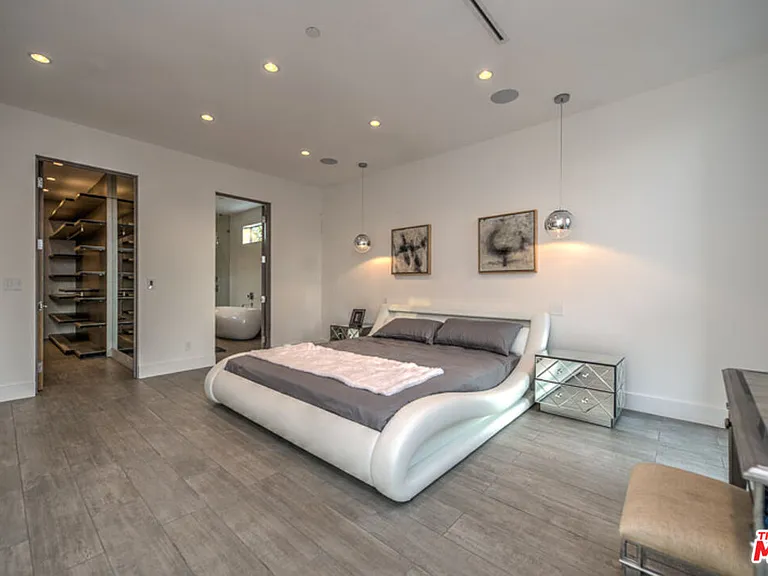 658 N Edinburgh Ave — Photo 18