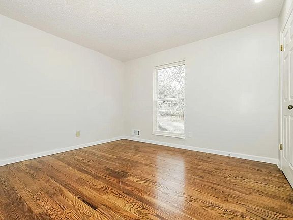 4th image of 7916 Bradshaw St #0