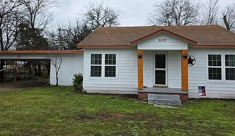 5532 Farm Road 71 E — Photo 5