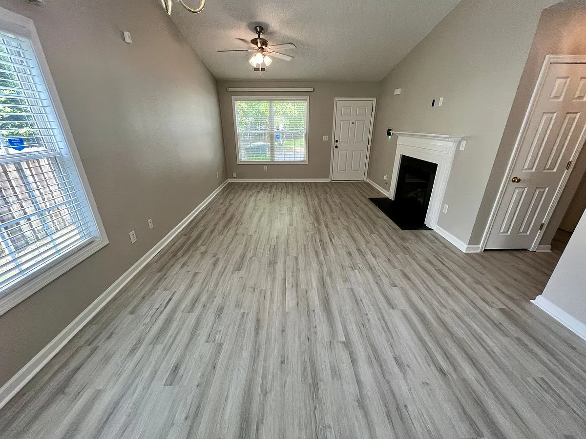 Building Photo - 204 Ashewood Commons Dr