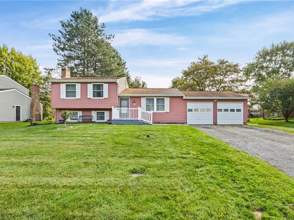 26 Settlers Ln, Hamlin, NY 14464