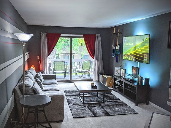 5th image of 2S416 Emerald Green Dr Unit F