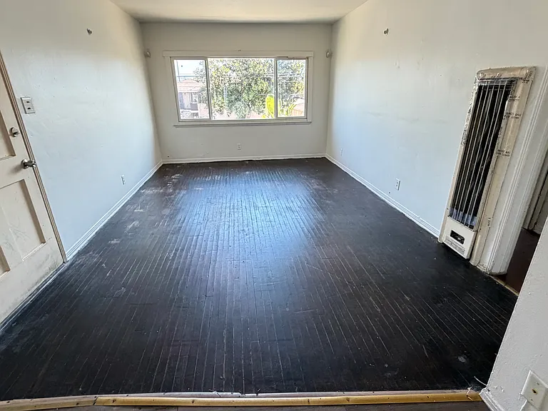 11407 Oxnard St #11407 — Photo 8