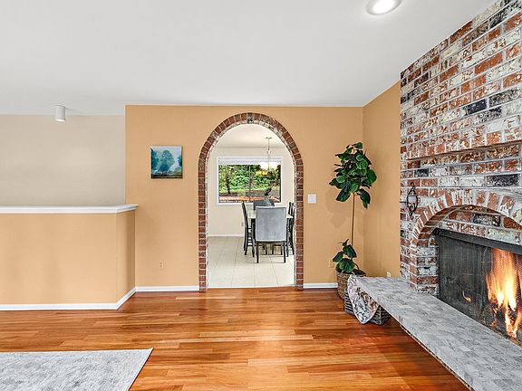 5th image of 15917 175th Ave NE