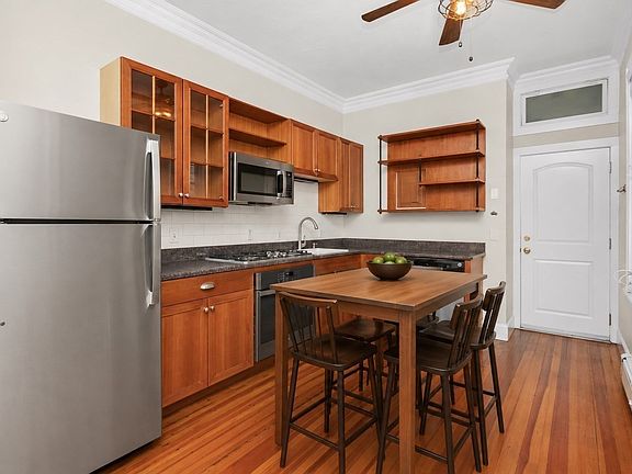 5th image of 421 E 3rd St #1