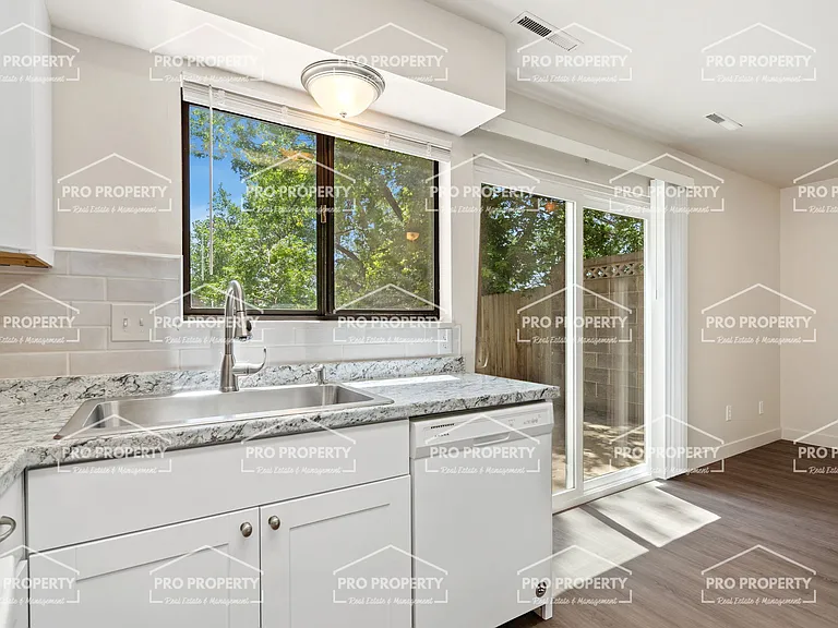 2576 Gilpin Ct — Photo 10