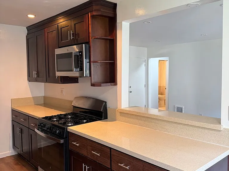 3633 Mentone Ave — Photo 5