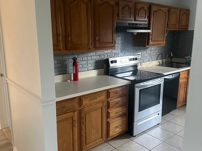 677 Hope St #2 — Photo 1