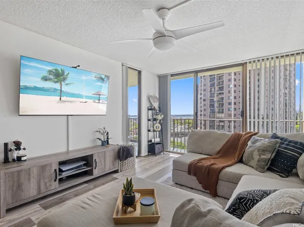 98-500 Koauka Loop APT 8N, Aiea, HI 96701