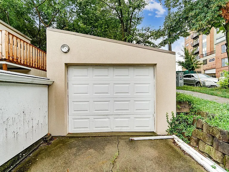 114 E Corry St — Photo 38