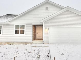 379 Orchid Ave #52, Stoughton, WI 53589