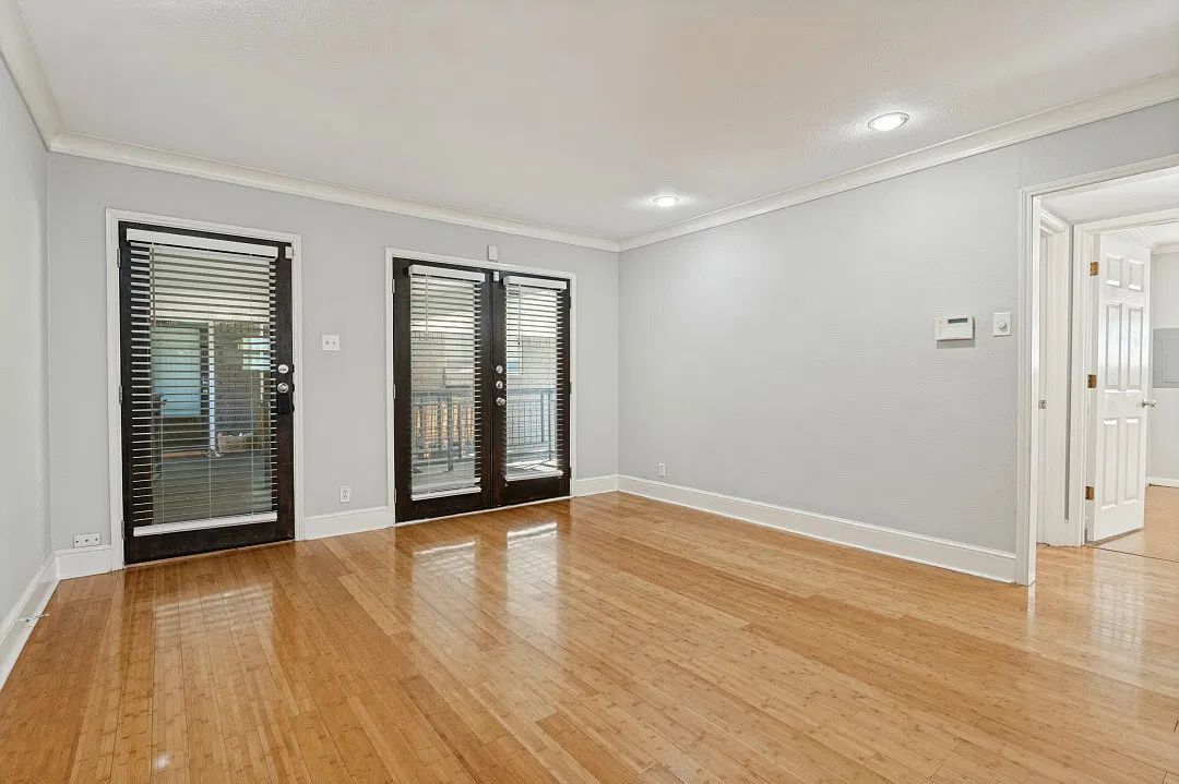 2 bed, 1.5 bath, 903 sqft, $1,350 — Photo 3