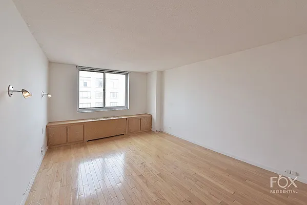 Sold by Fox Residential Group | media 40